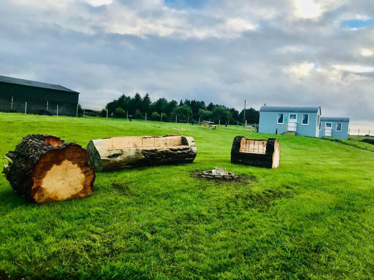 The Snuggly Sheep Shepherd Hut Farm Stay Ballyshannon Exterior photo